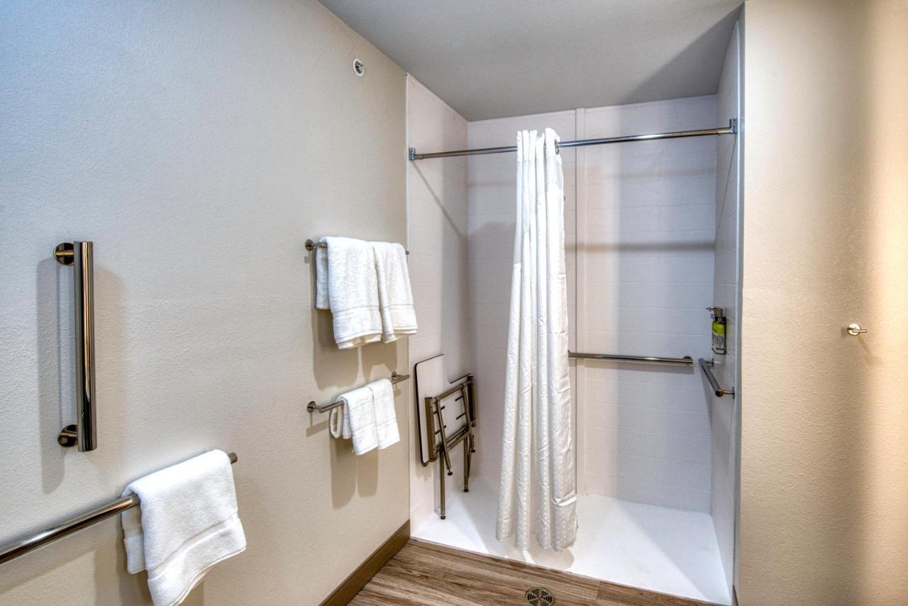 Holiday Inn Express & Suites - Omaha Downtown - Airport By Ihg מראה חיצוני תמונה