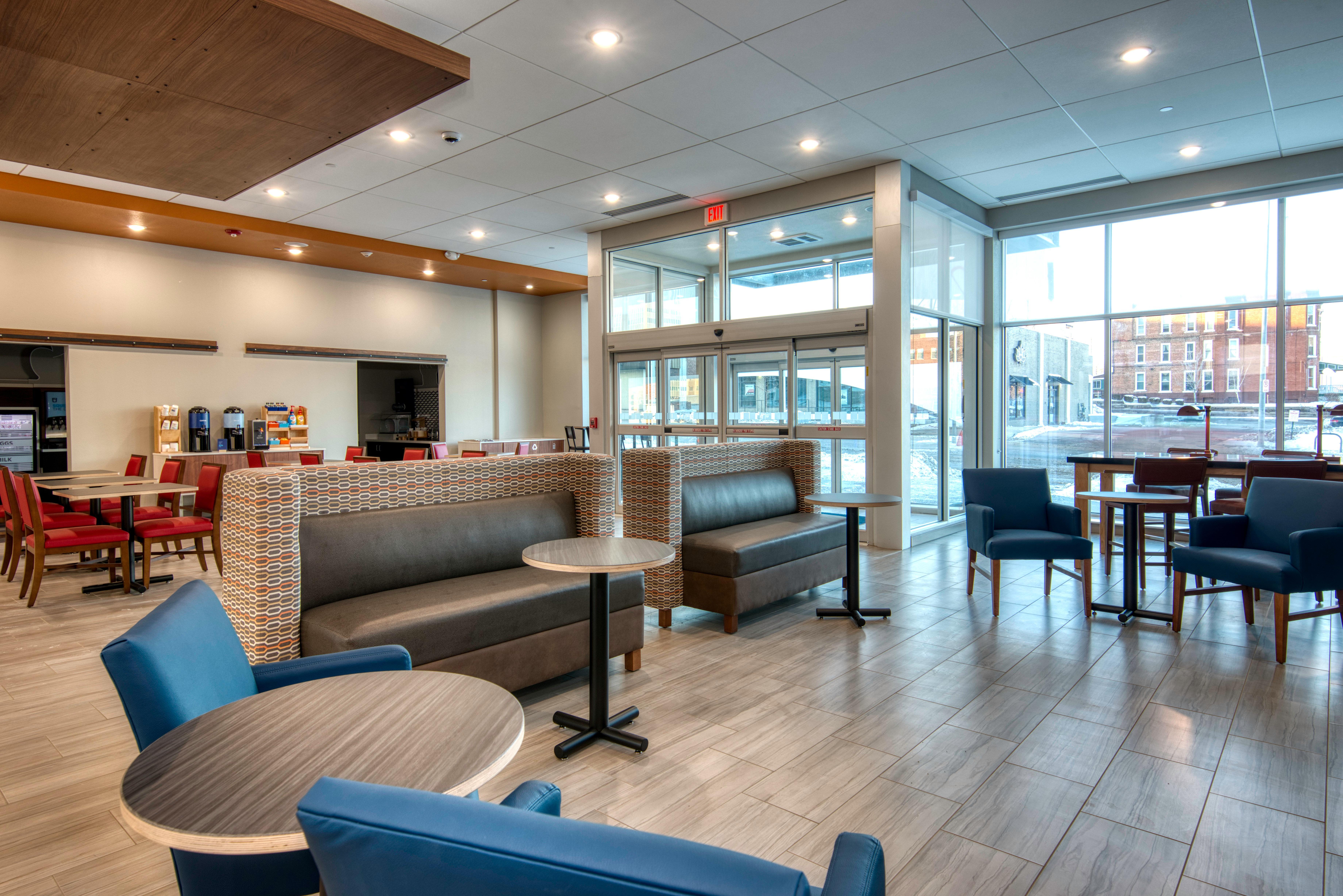Holiday Inn Express & Suites - Omaha Downtown - Airport By Ihg מראה חיצוני תמונה